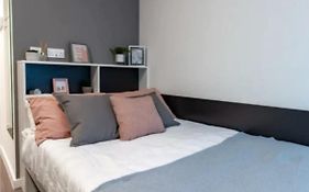 Modern Rooms In Wembley, Sk